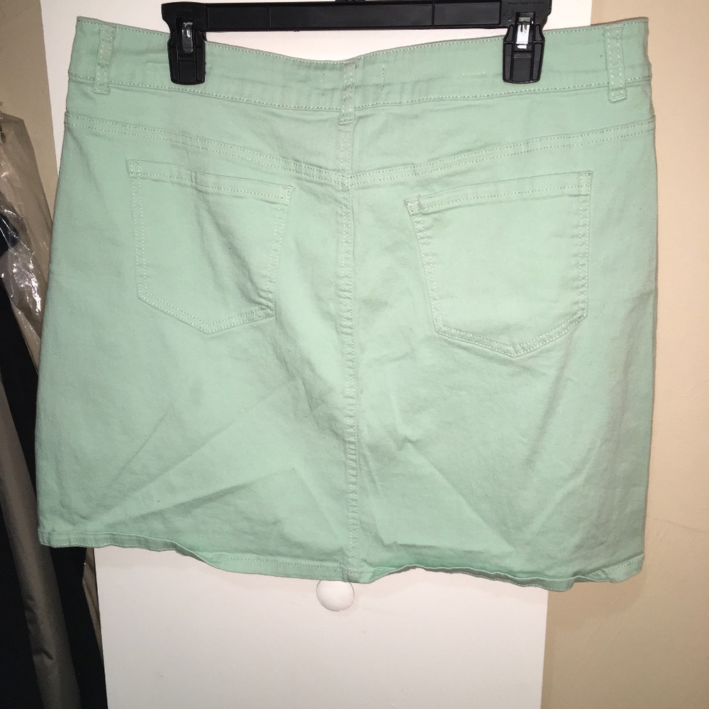 Mint green mini skirt